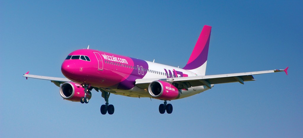 Airbus_320-200_Wizz_Air_2_c