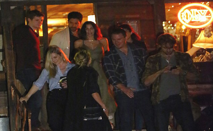 3311A3DE00000578-3534642-Low_key_The_couple_joined_pals_for_a_rustic_dinner_in_Agoura_Hil-m-33_1460405588536