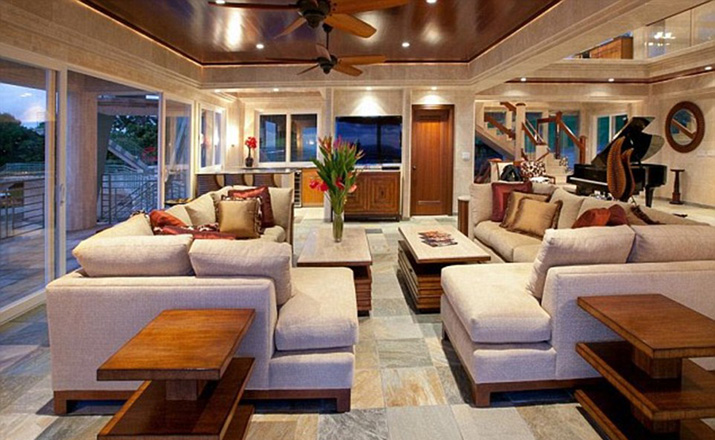 36D79D5100000578-3722119-Bargain_The_home_was_sold_for_6_8_million_in_January_but_the_ask-a-82_1470250710827