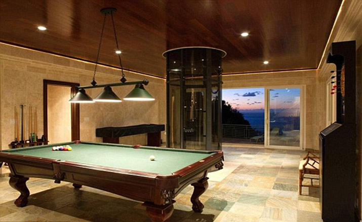 36D79D8100000578-3722119-Leisure_A_game_room_with_a_pool_table_and_dart_board_is_accessib-a-84_1470250710876