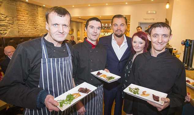 3a7a7a5500000578-3945860-with_the_chefs_four_staff_who_are_all_from_backgrounds_of_homele-a-56_1479395505606