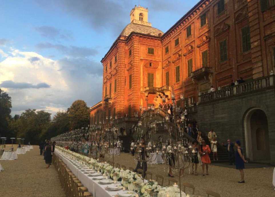 4231ECC400000578-4682040-Palatial_venue_The_couple_who_first_dated_when_they_were_17_said-a-86_1499697235542