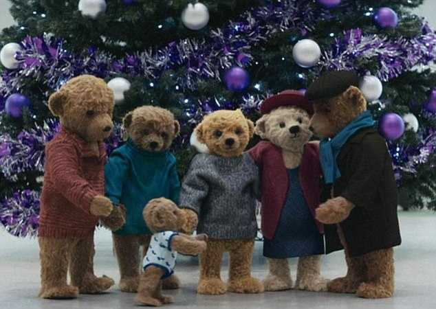 468266B600000578-5097835-And_then_come_the_grandchildren_The_makers_behind_the_ad_say_the-a-1_1511174805316