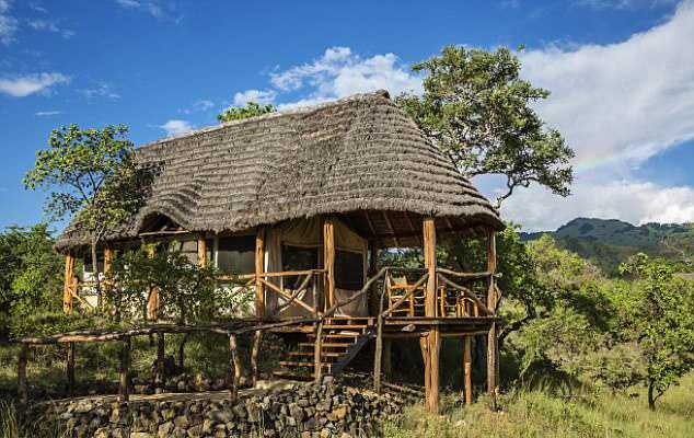 481F4AF400000578-5267321-Camp_ya_Kanzi_Naomi_tagged_the_award_winning_luxury_eco_lodge_in-a-3_1515912238643