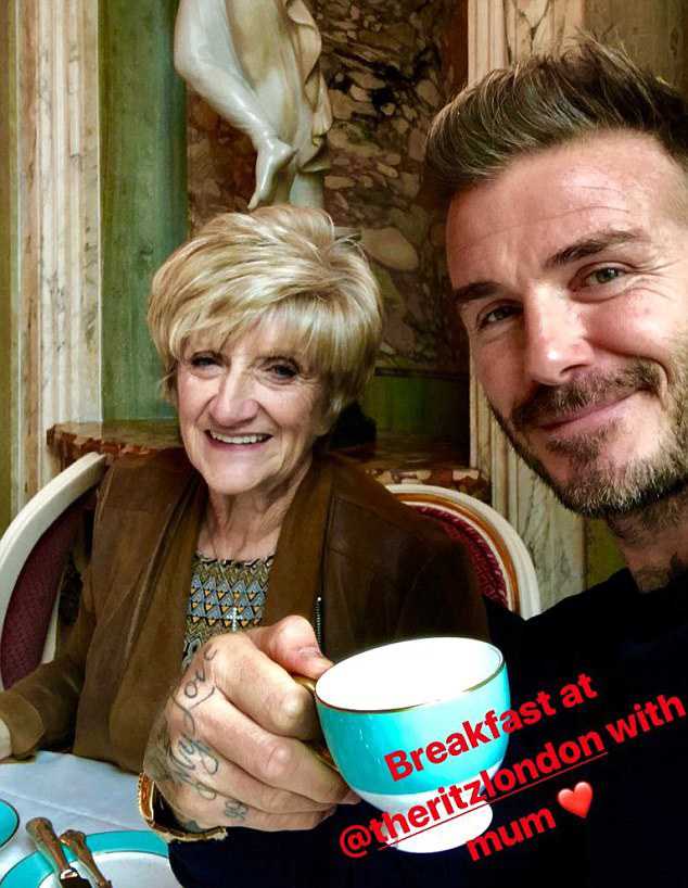 48FCE8BC00000578-5366753-Mummy_s_boy_David_Beckham_beams_as_he_treats_his_mum_to_breakfas-m-31_1518083697780