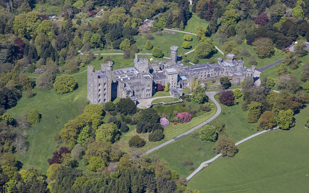 5020D6FF00000578-6163981-Great_location_The_National_Trust_which_owns_the_castle_explaine-a-80_1536853096945