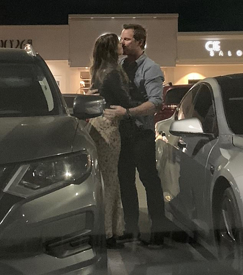 5309480-6306069-PDA_On_Friday_night_Chris_Pratt_was_spotted_passionately_kissing-a-5_1540301410625