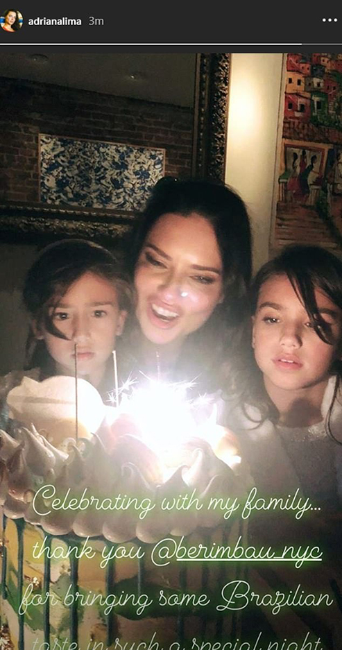 5989882-6372889-_Celebrating_with_my_family_Adriana_Lima_shared_this_cute_shot_o-a-9_1541792394269