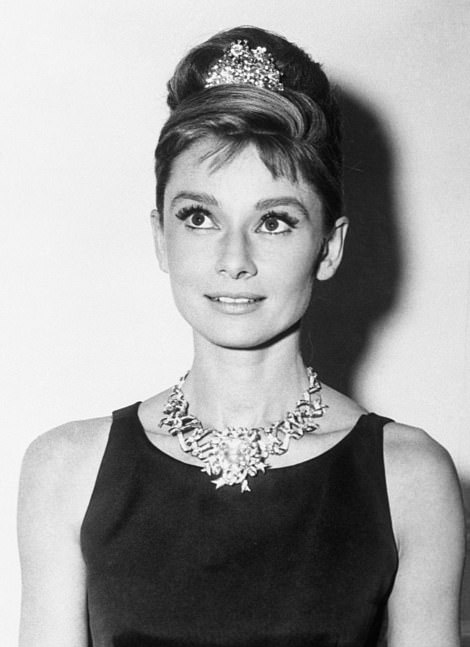 10234290-6740611-Radiant_The_legendary_Tiffany_diamond_was_discovered_in_1877_in_-a-297_1551061150321